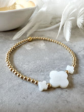 Load image into Gallery viewer, Mother of Pearl Clover Bracelet