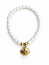 Load image into Gallery viewer, Shell charm beaded bracelet
