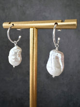 Load image into Gallery viewer, Baroque Freshwater Pearl Hoop earrings