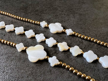 Load image into Gallery viewer, Mother of Pearl Clover Bracelet