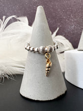 Load image into Gallery viewer, Seashell Charm Ring