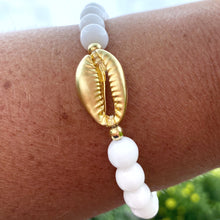 Load image into Gallery viewer, Small Cowrie Shell white bead bracelet