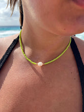 Load image into Gallery viewer, Colourful Freshwater Pearl Beaded 16” Choker Necklace