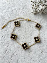 Load image into Gallery viewer, Four leaf clover stainless steel bracelet - 15 colours

