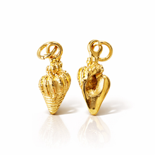Load image into Gallery viewer, Gold Conch charm pendant
