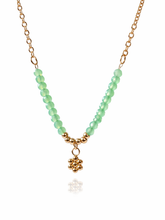 Load image into Gallery viewer, Flower charm beaded necklace
