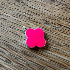 Single Clover huggie hoop earrings