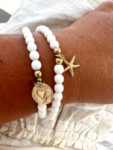 Load image into Gallery viewer, Gold Disc Charm White Bead Bracelet
